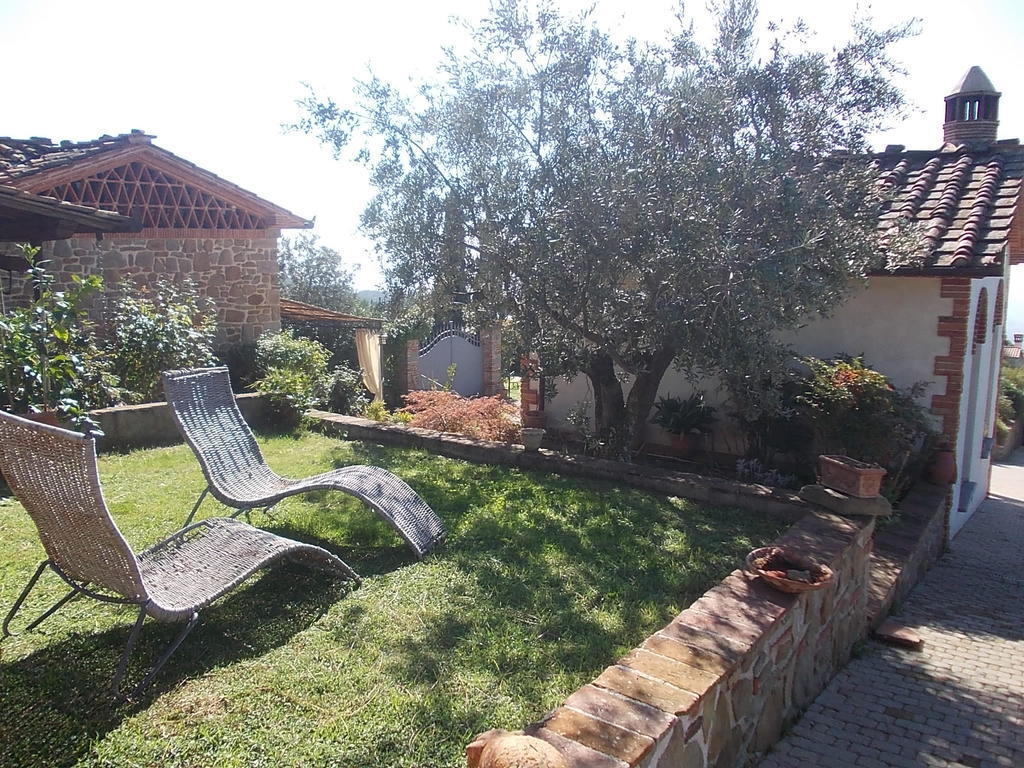 Casa Vacanze La Porta Vinci Exterior foto