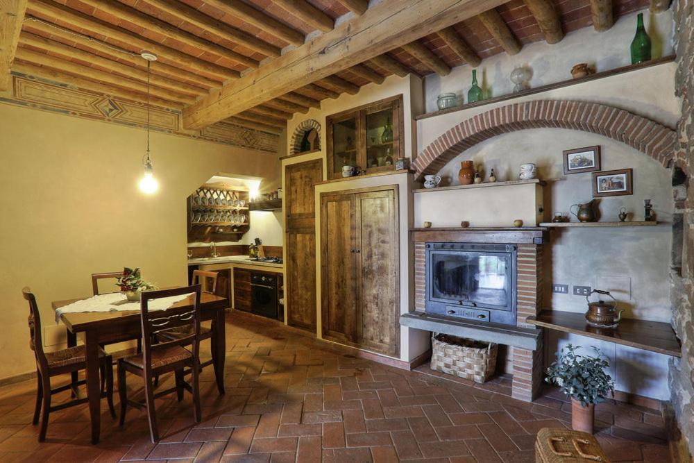 Casa Vacanze La Porta Vinci Exterior foto