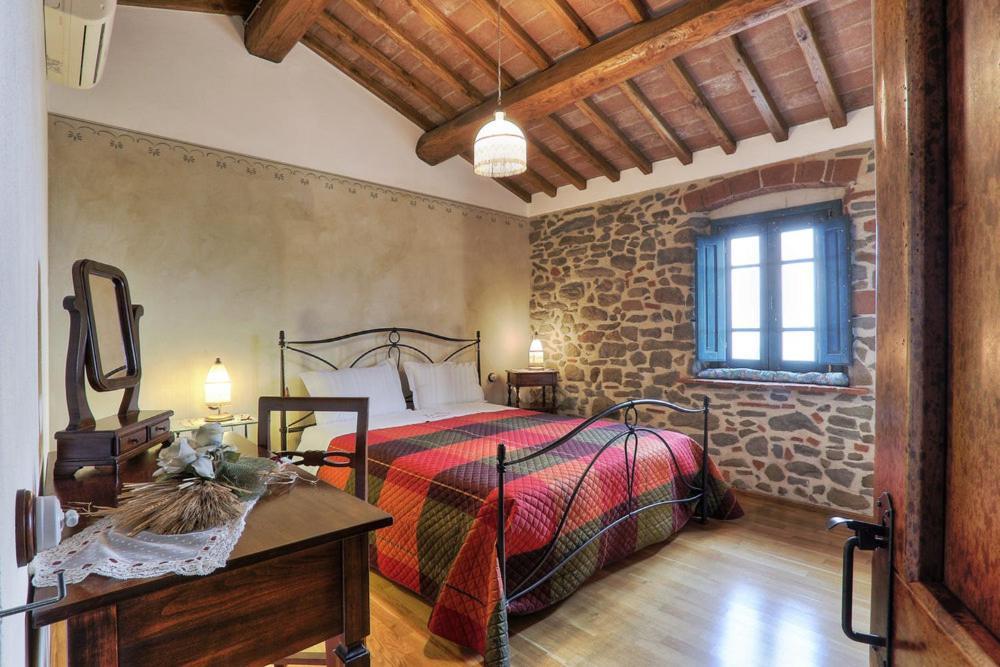 Casa Vacanze La Porta Vinci Exterior foto